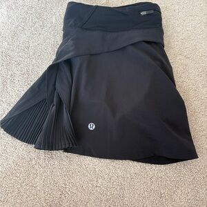 LULULEMON ATHLETICA BLACK SKIRT SIZE 10